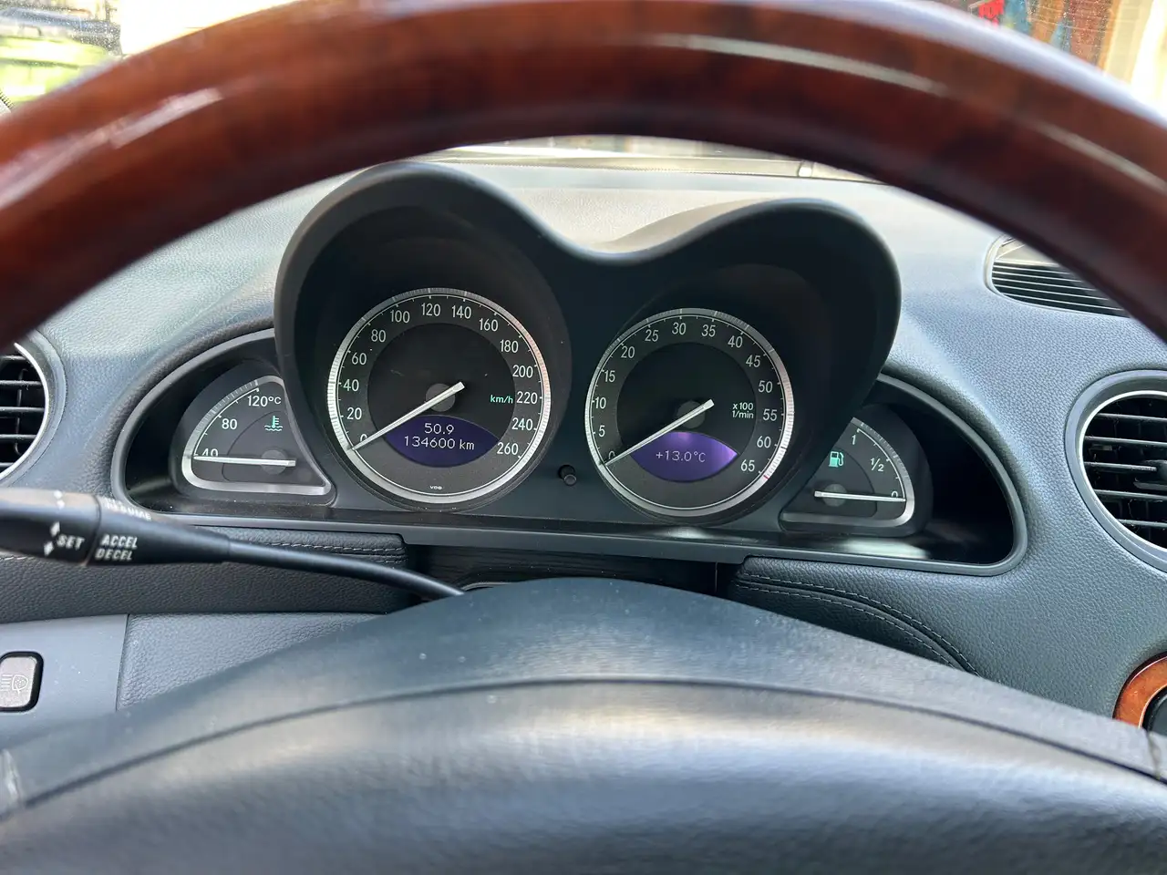 Mercedes-Benz SL снимка Mercedes-Benz SL