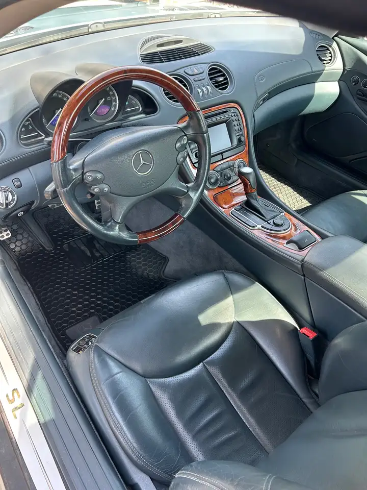 Mercedes-Benz SL снимка Mercedes-Benz SL