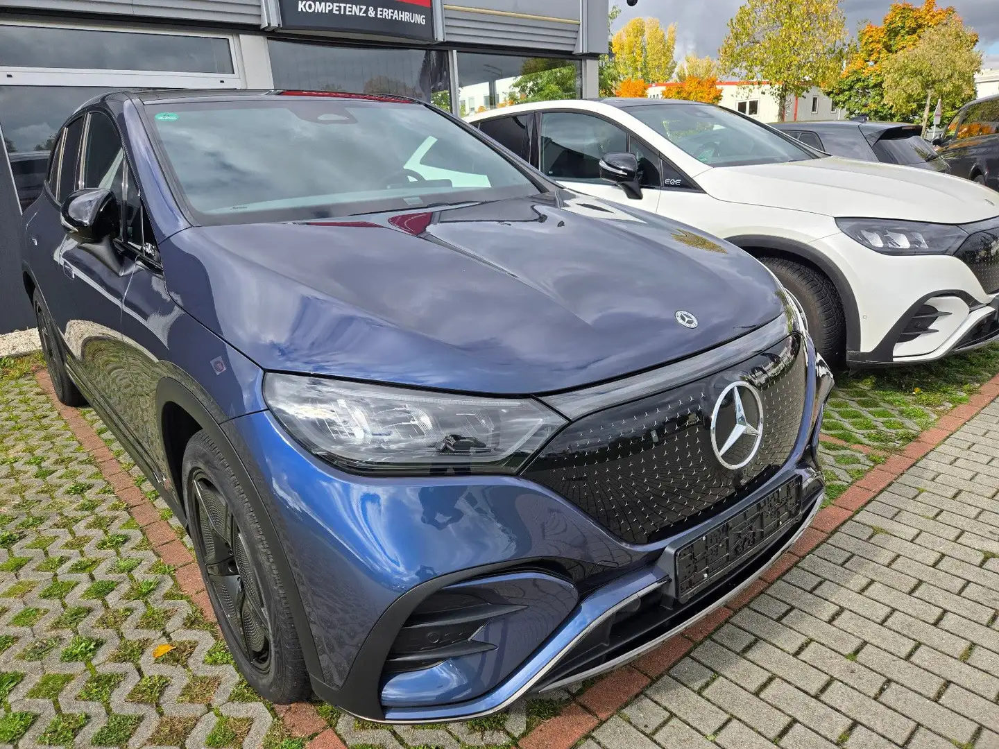 Mercedes-Benz EQE SUV EQE 300 SUV AMG Line / Night Paket / Pano / 20' Blau - 1