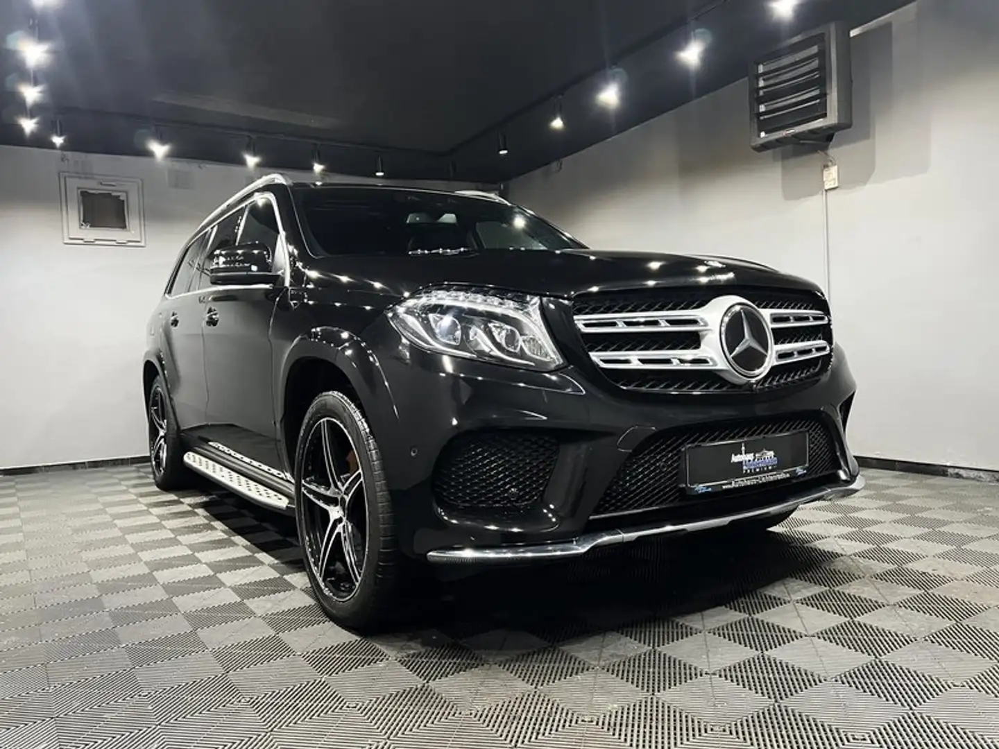 Mercedes-Benz GLS 350 d 4Matic GLS 350 d | AMG PAKET OFF-ROAD TECNIK 7 S Schwarz - 2
