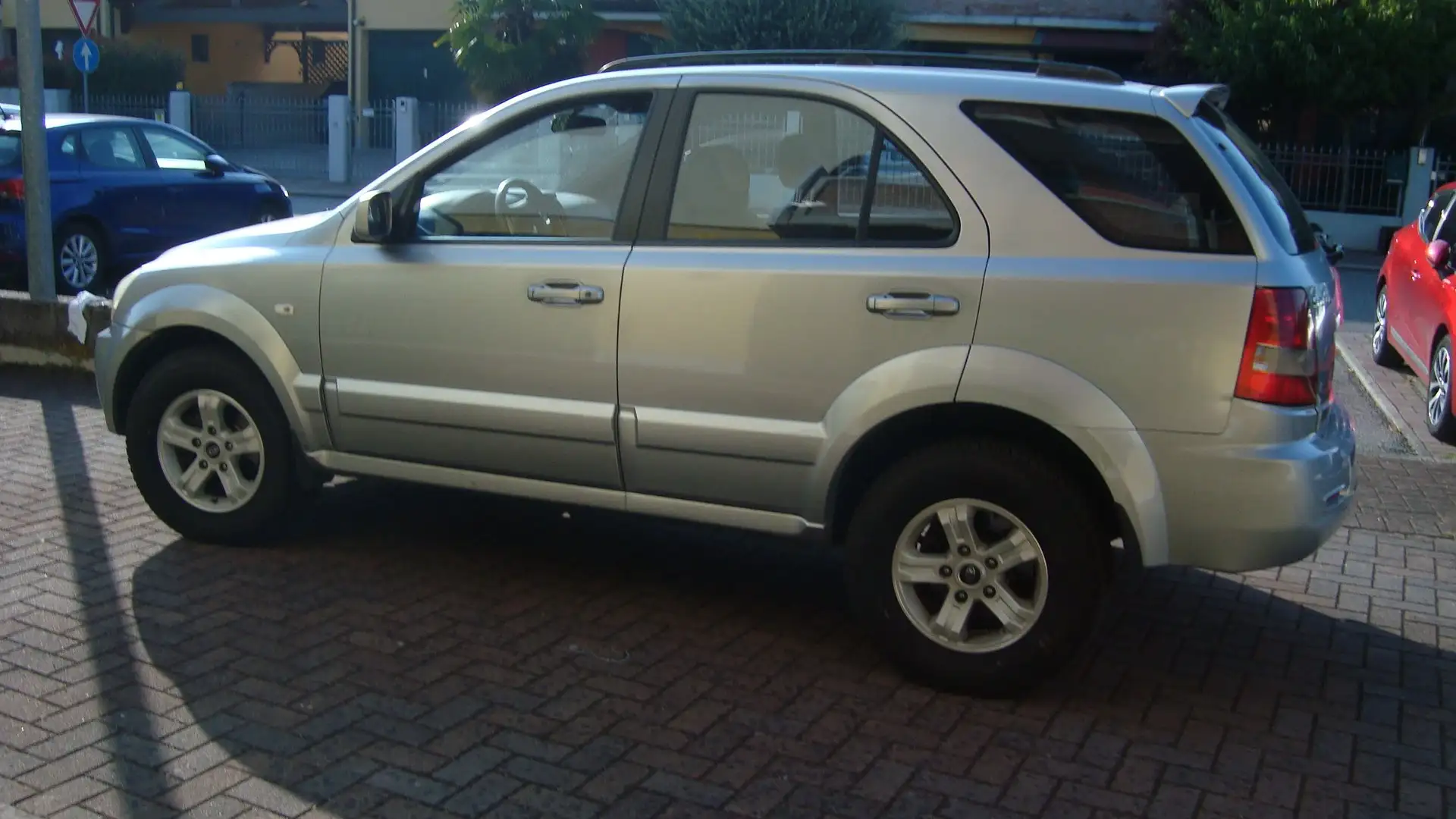 Kia Sorento Sorento 2.5 crdi 16v EX Comfort - Iscritto ASI Plateado - 2