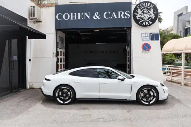 Porsche Taycan view 4