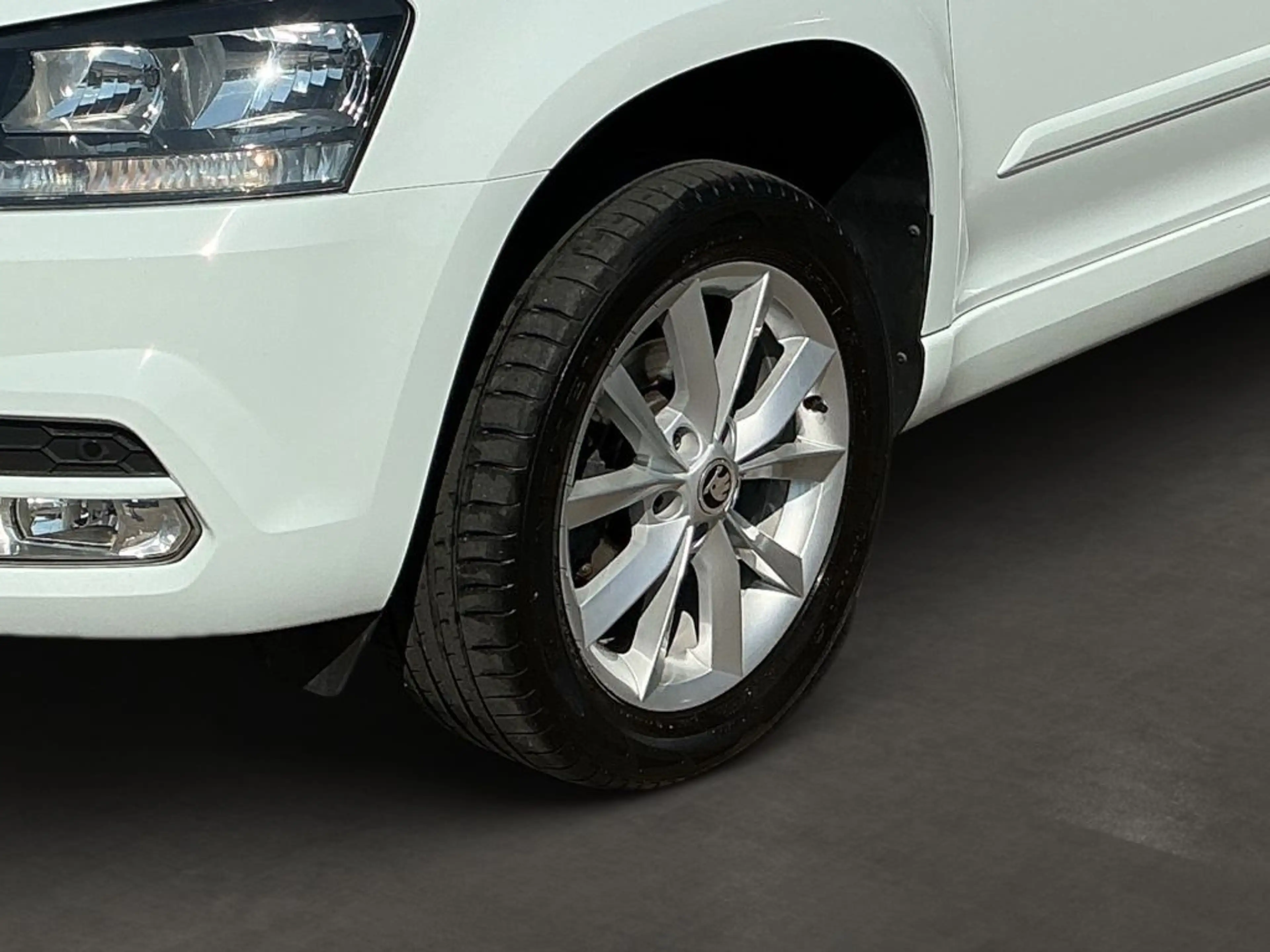 Skoda Yeti 1.2 TSI Joy — photo 6