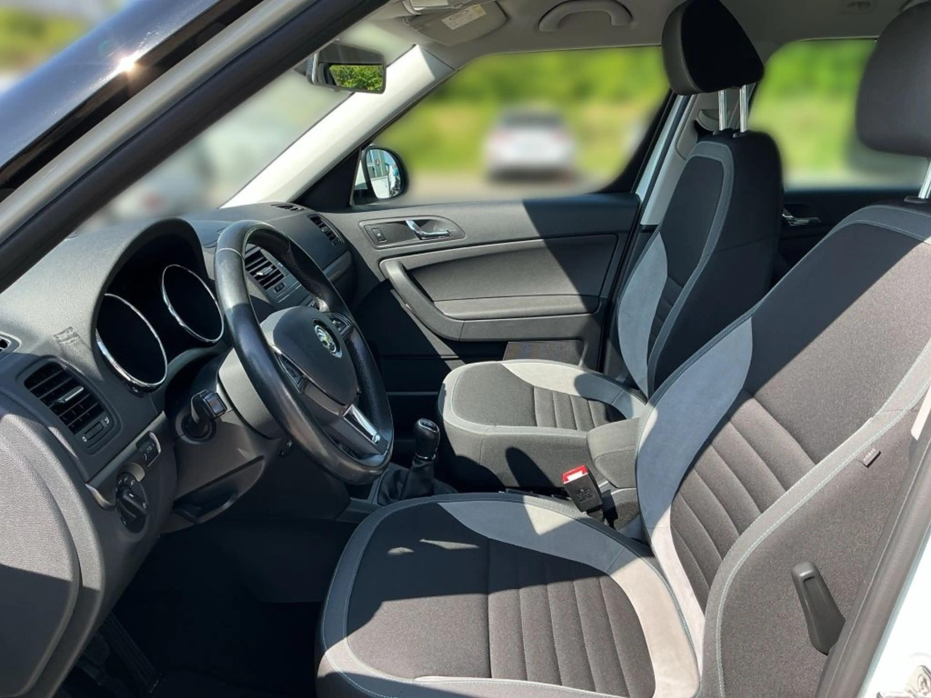 Skoda Yeti 1.2 TSI Joy — photo 7