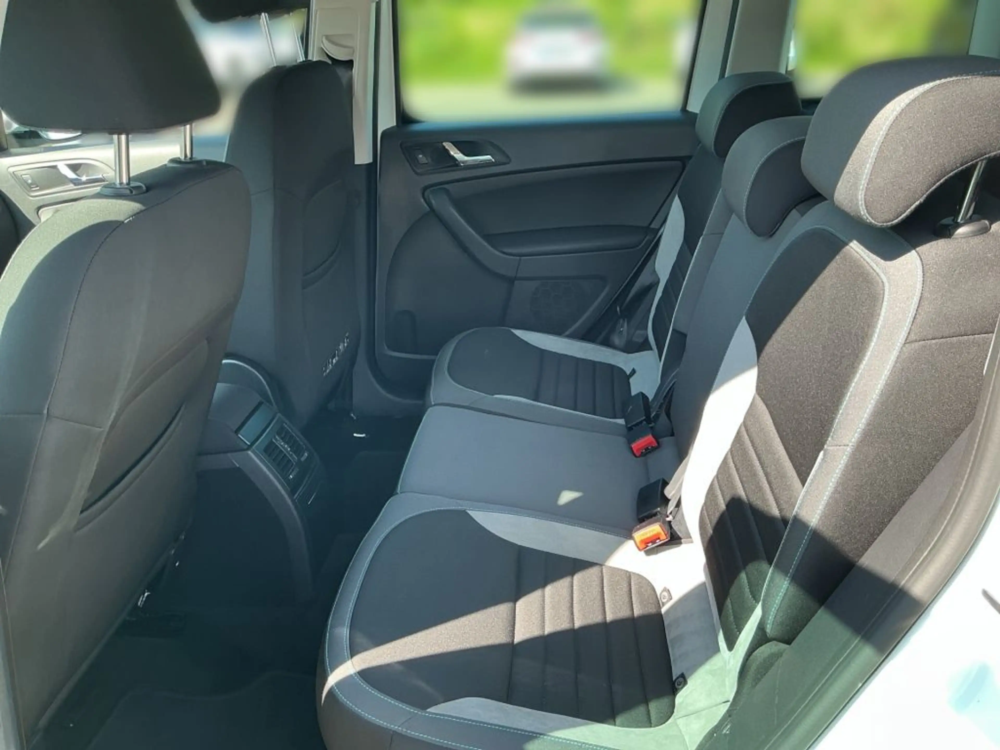 Skoda Yeti 1.2 TSI Joy — photo 11
