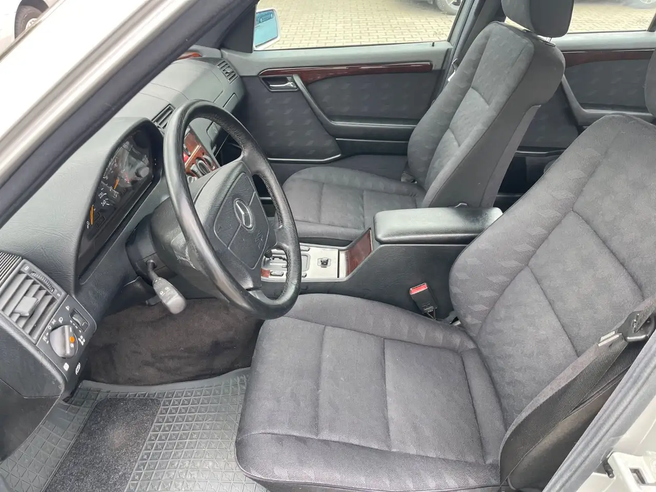 Mercedes-Benz C 180 Elegance Automatik, foto 11