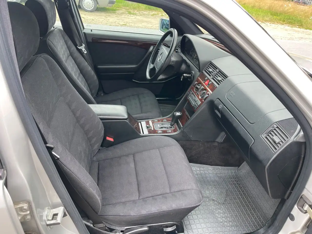Mercedes-Benz C 180 Elegance Automatik, foto 12