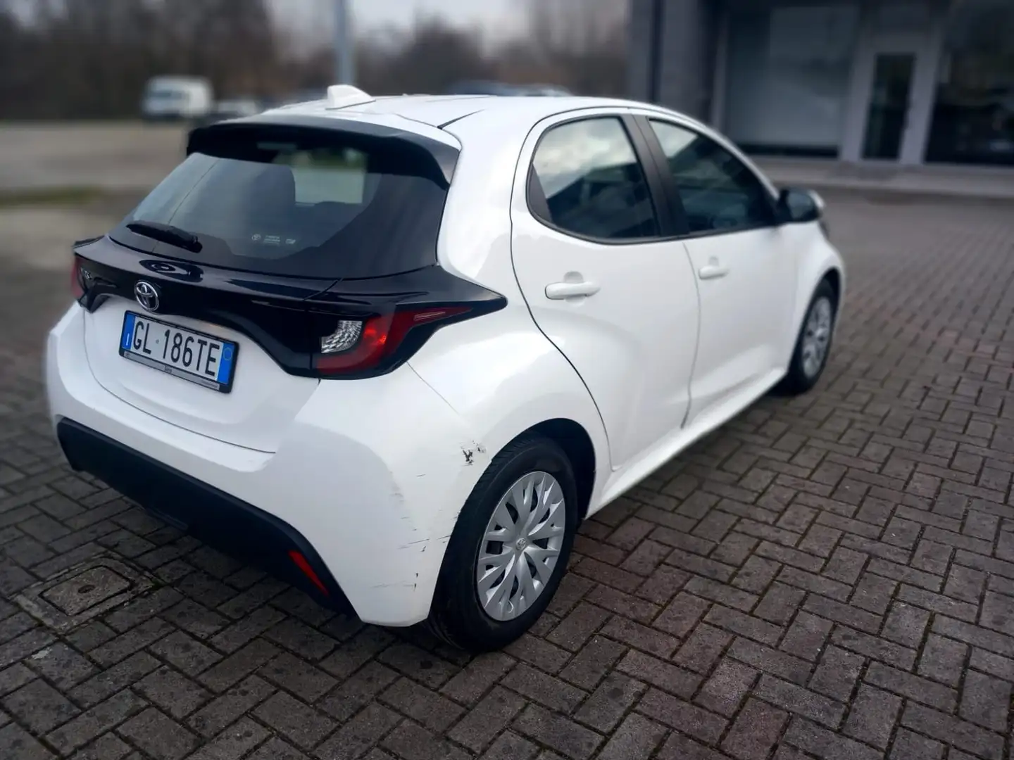 Toyota Yaris 1.0 Active - NESSUN VINCOLO DI FINANZIAMENTO Blanc - 2