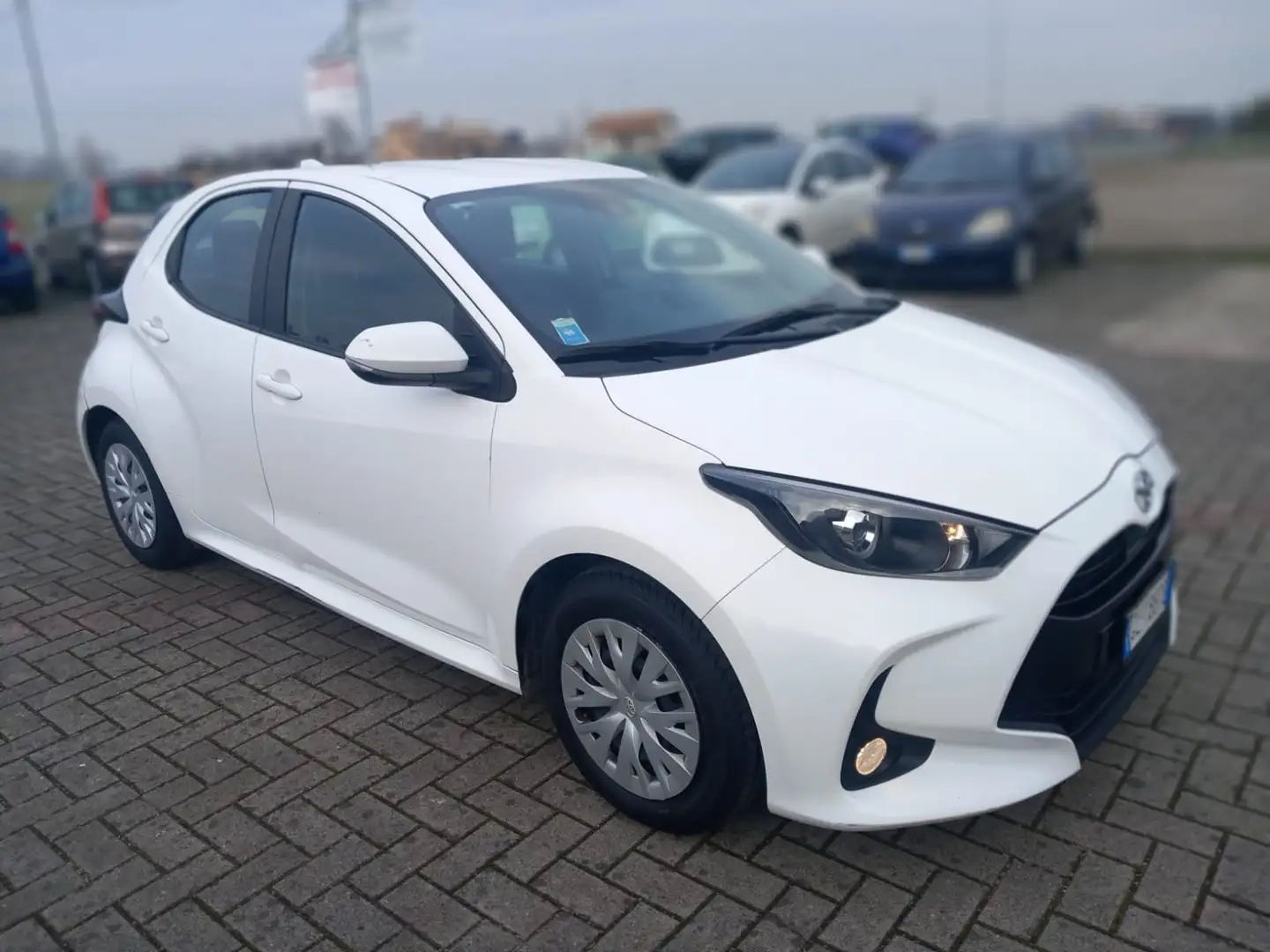 Toyota Yaris 1.0 Active - NESSUN VINCOLO DI FINANZIAMENTO Blanc - 1