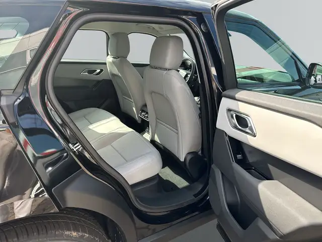 Land Rover Range Rover Velar view 11