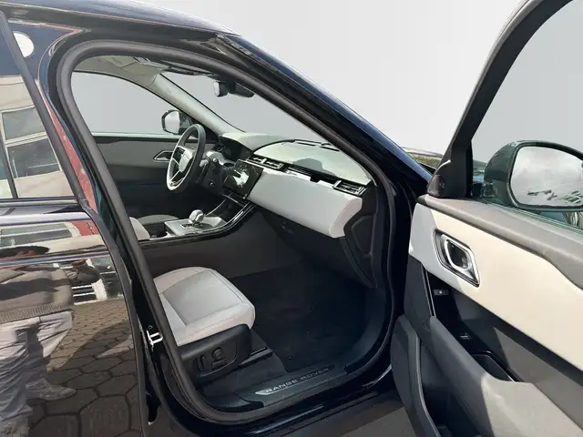 Land Rover Range Rover Velar view 9
