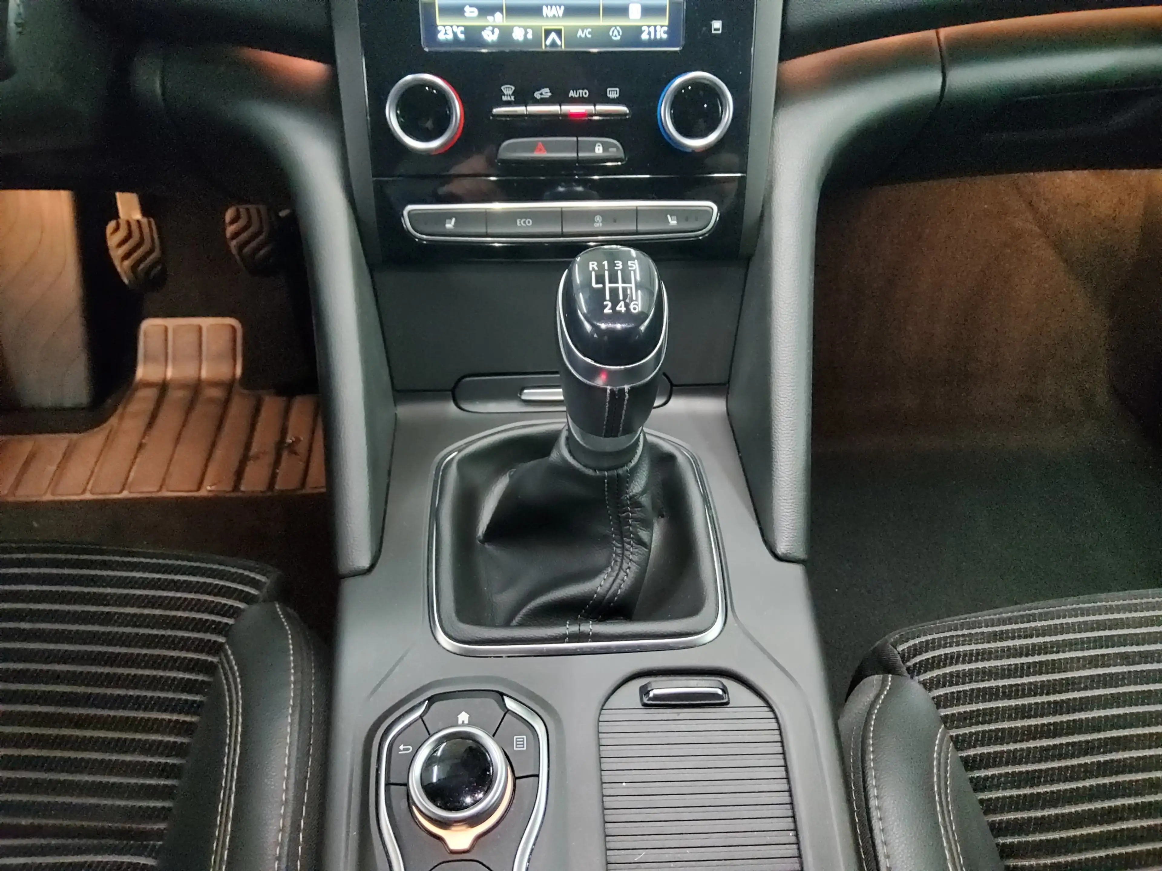 Renault Talisman TALISMAN T-LEDER NAVI KLIMAAUT TEMPO MFL SHZ VC PDC HUD AHK ACC LED — photo 6