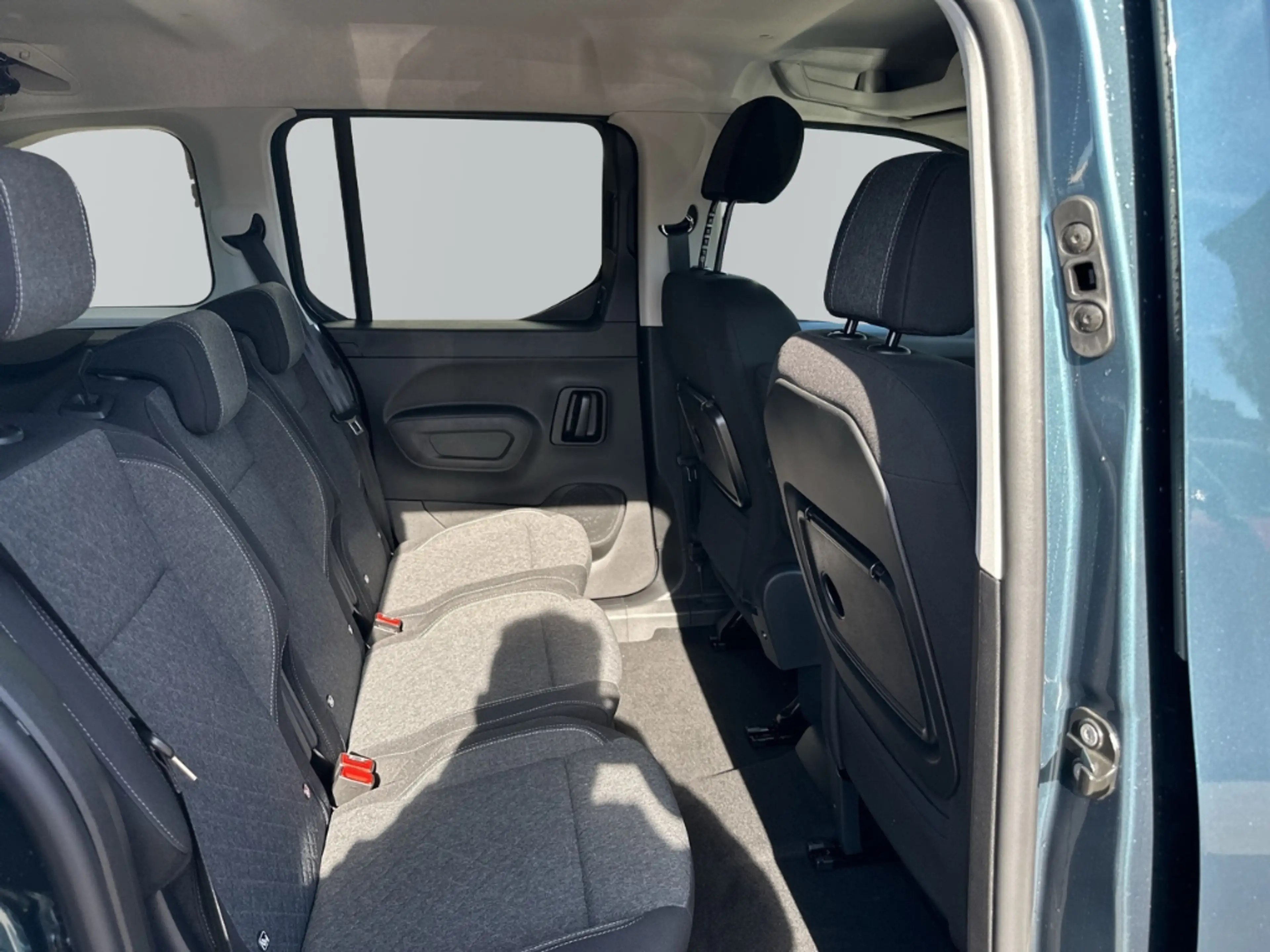 Opel Combo Life GS LED Apple CarPlay Android Auto Mehrzonenklima D — photo 10