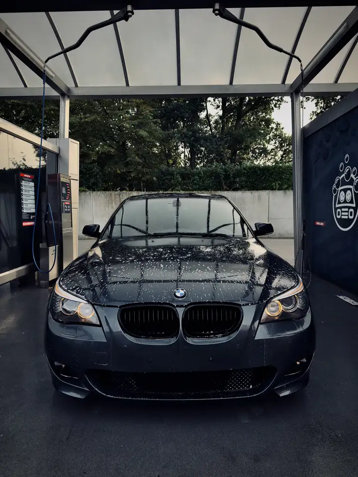 BMW 525