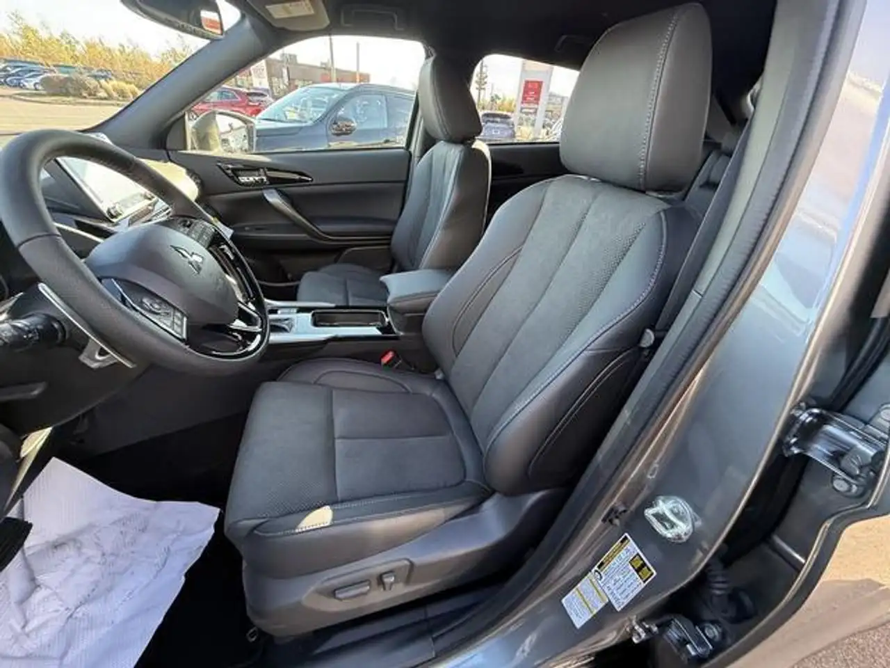 Mitsubishi Eclipse Cross снимка Mitsubishi Eclipse Cross