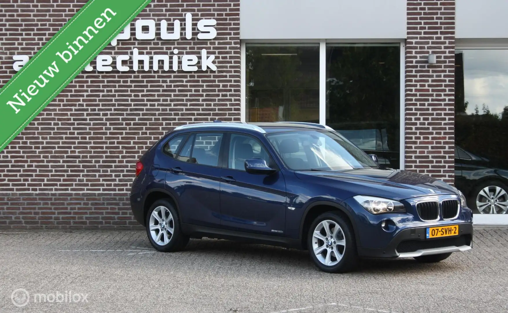 BMW X1 sDrive20i Bleu - 1