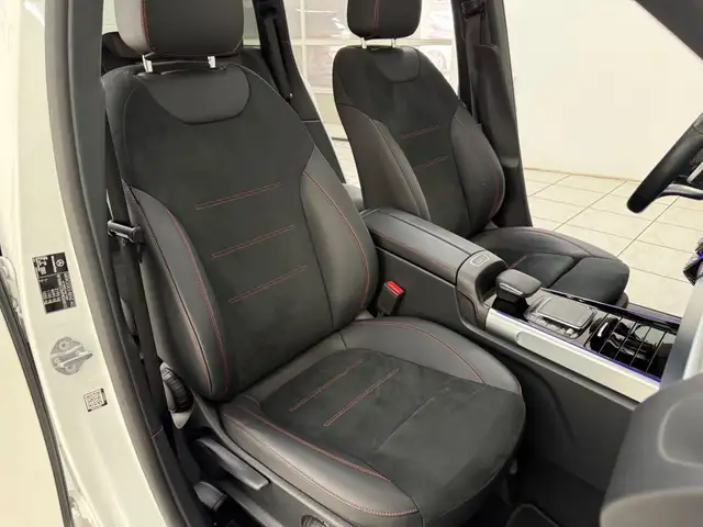 Mercedes-Benz GLB Class view 15