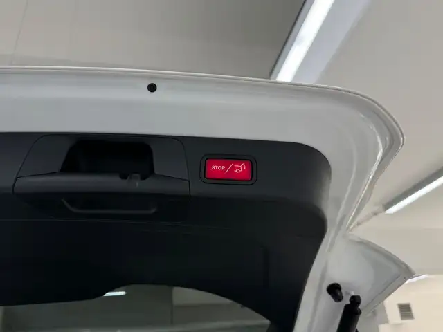 Mercedes-Benz GLB Class view 13
