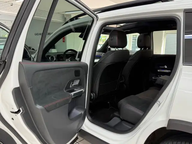 Mercedes-Benz GLB Class view 9