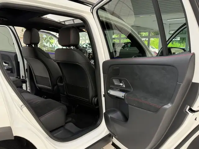 Mercedes-Benz GLB Class view 11