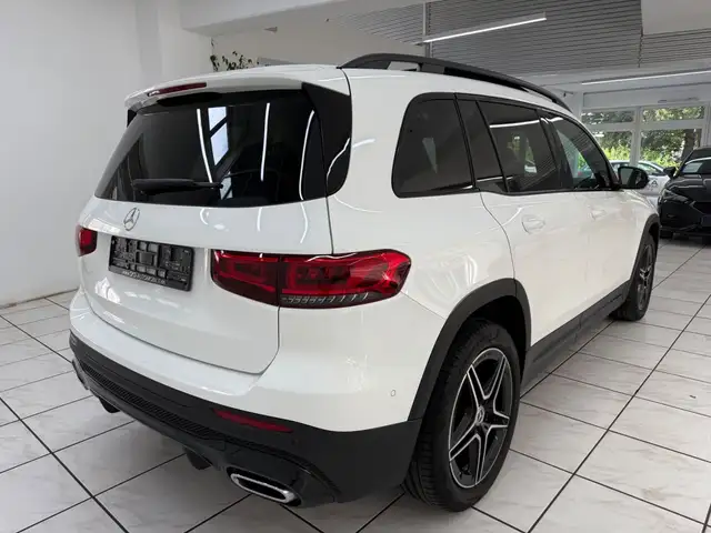 Mercedes-Benz GLB Class view 3