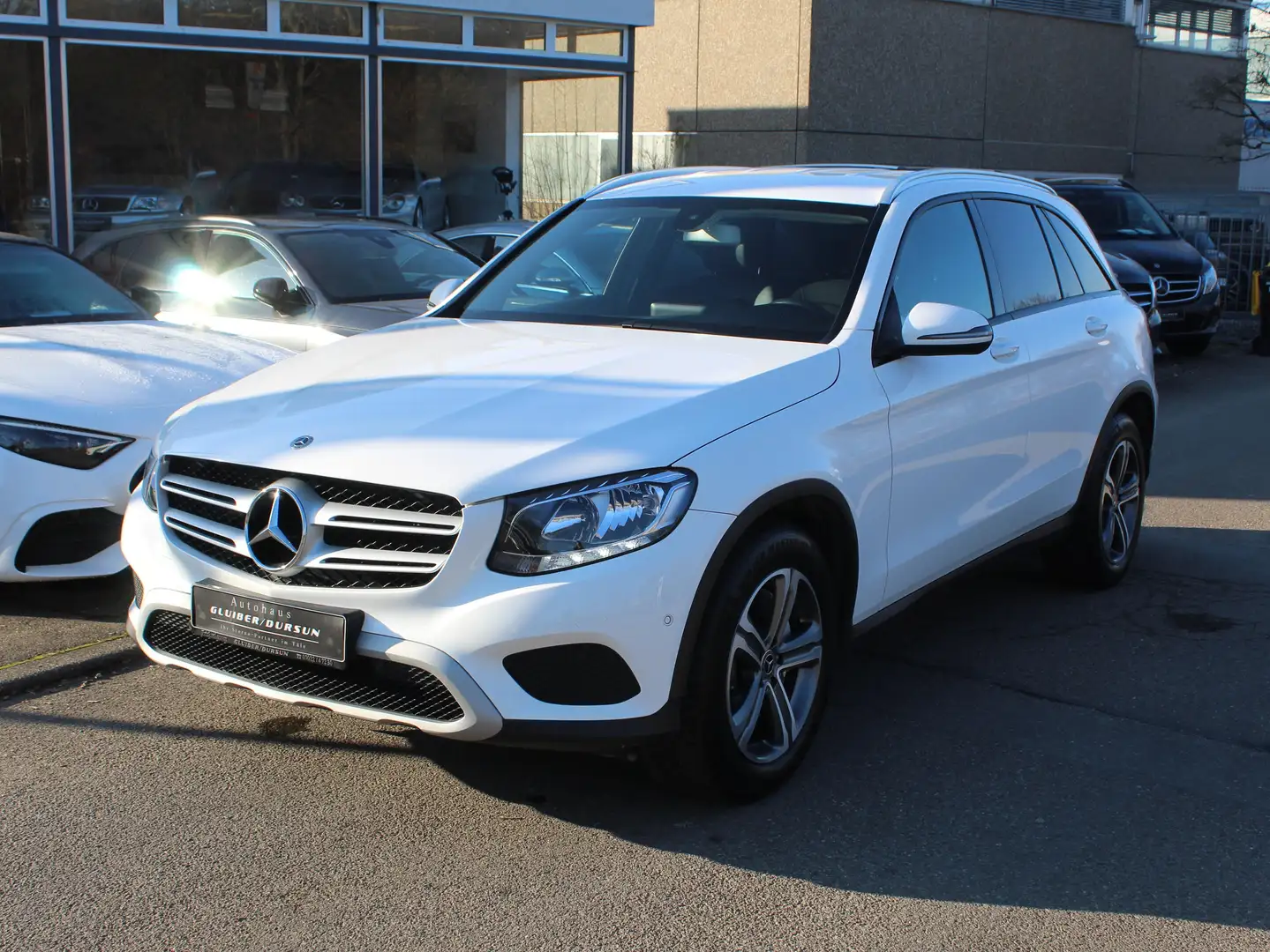 Mercedes-Benz GLC 220 GLC 220 d 4Matic,Schwenkbare.AHK,8fach Bereift Weiß - 2