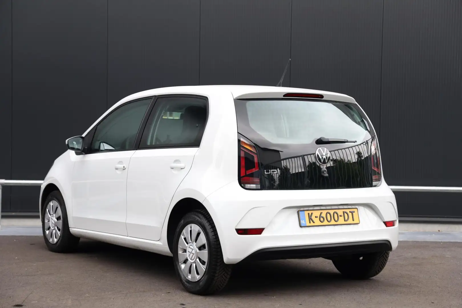 Volkswagen up! 1.0 BMT Move Up! Airco Bluetooth LED 5-Deurs NL-Au Wit - 2