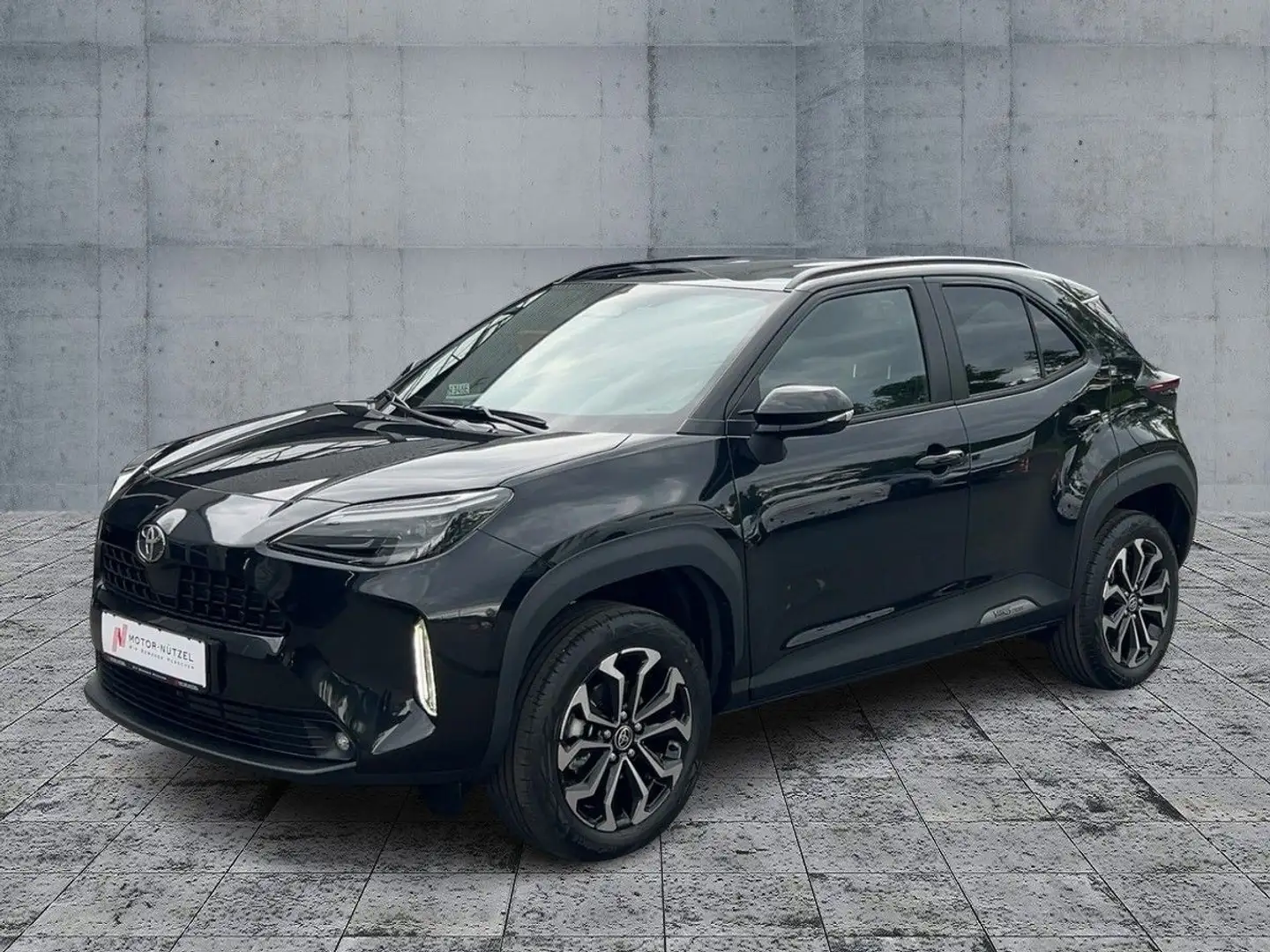 Toyota Yaris Cross 1.5 Hyb. Teamplayer + Winter Paket Schwarz - 2