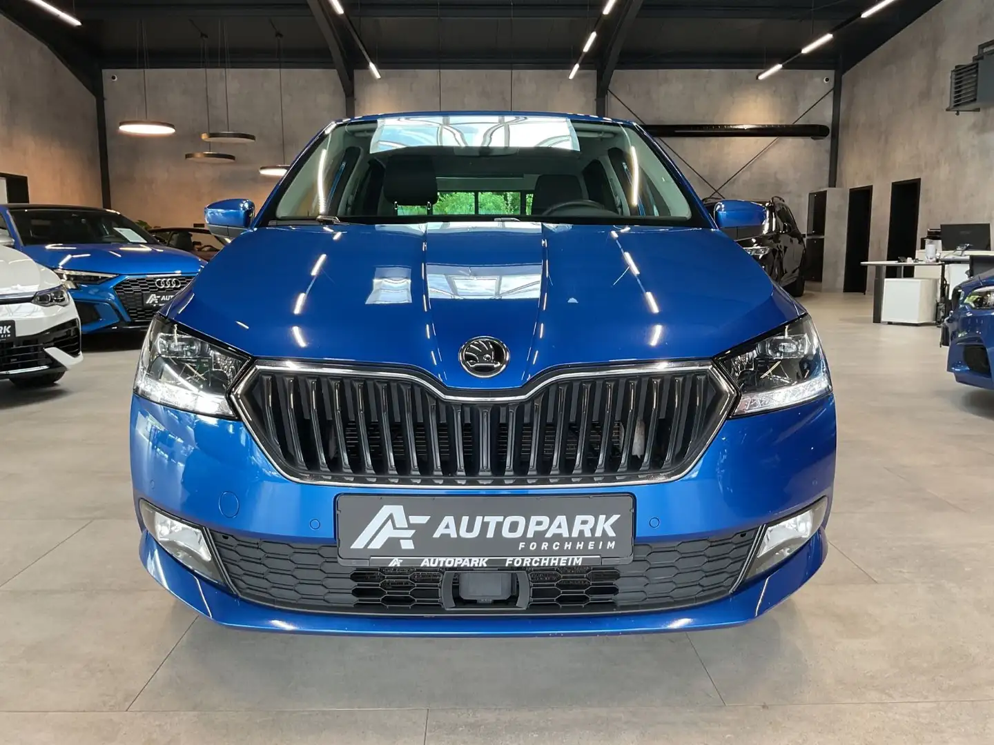 Skoda Fabia 1.0 TSI Soleil ACC LED Navi Sitzh. 17" Blau - 2