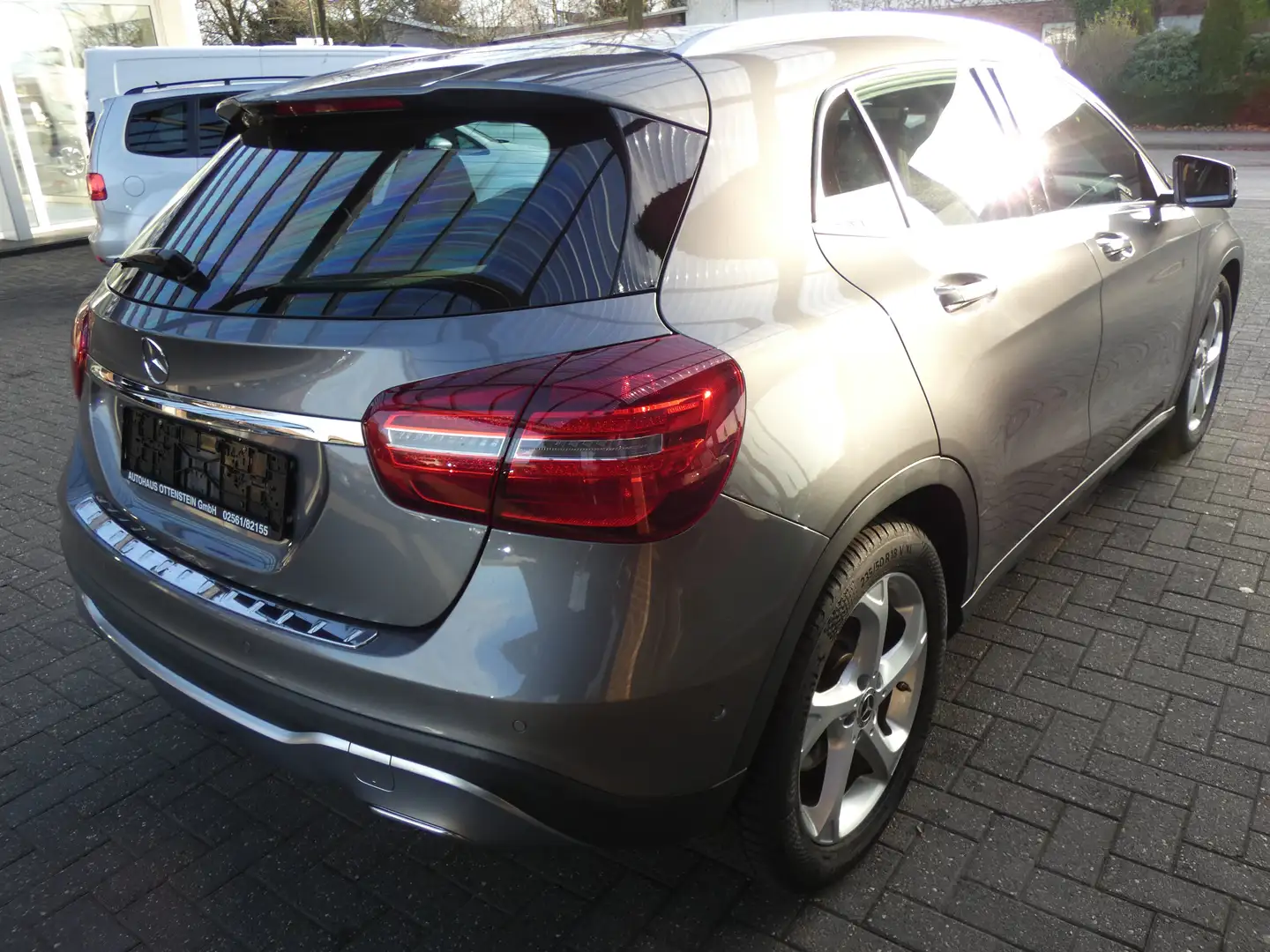Mercedes-Benz GLA 200 GLA 200  Standheizung Schwarz - 2