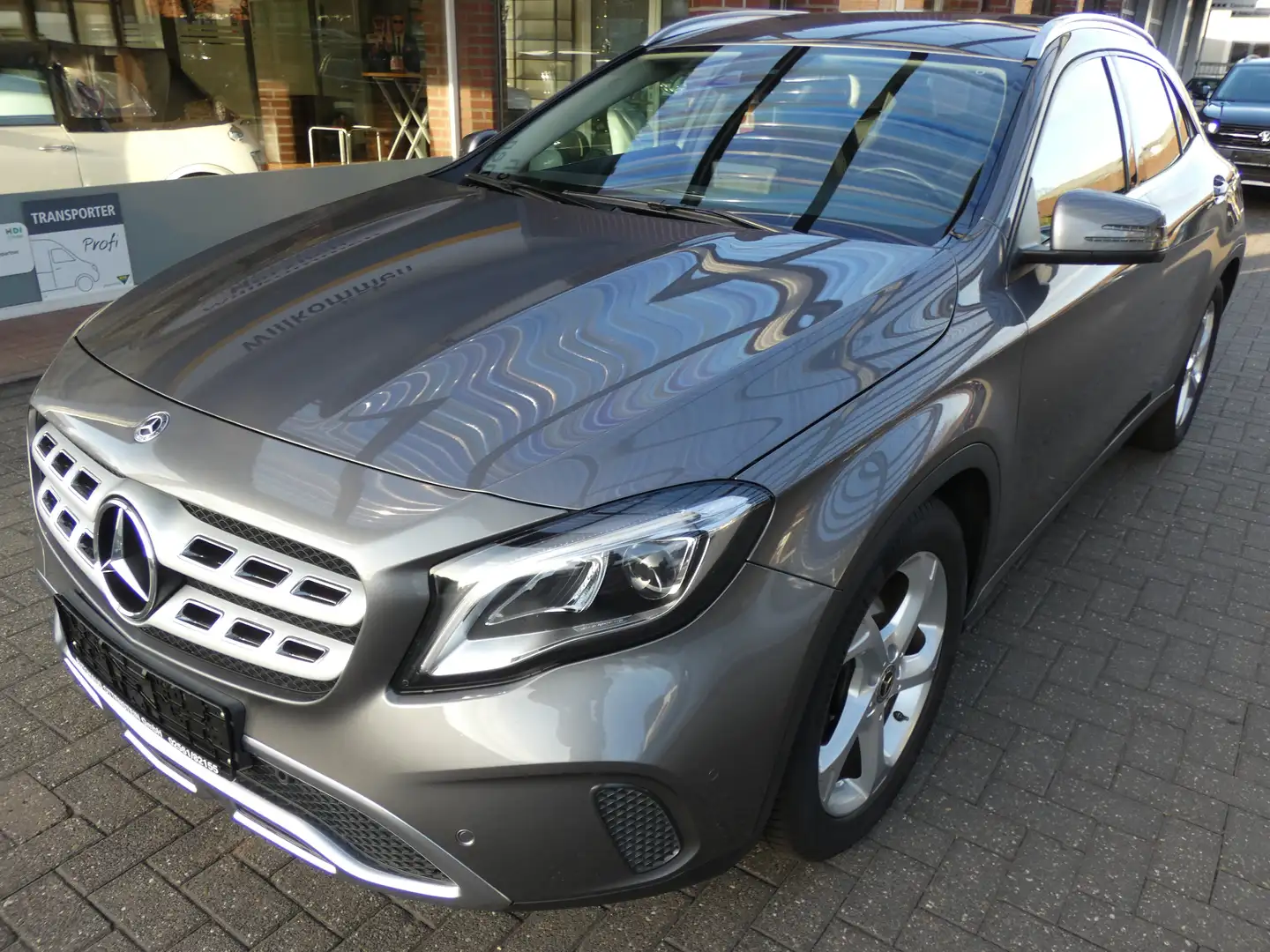 Mercedes-Benz GLA 200 GLA 200  Standheizung Schwarz - 1