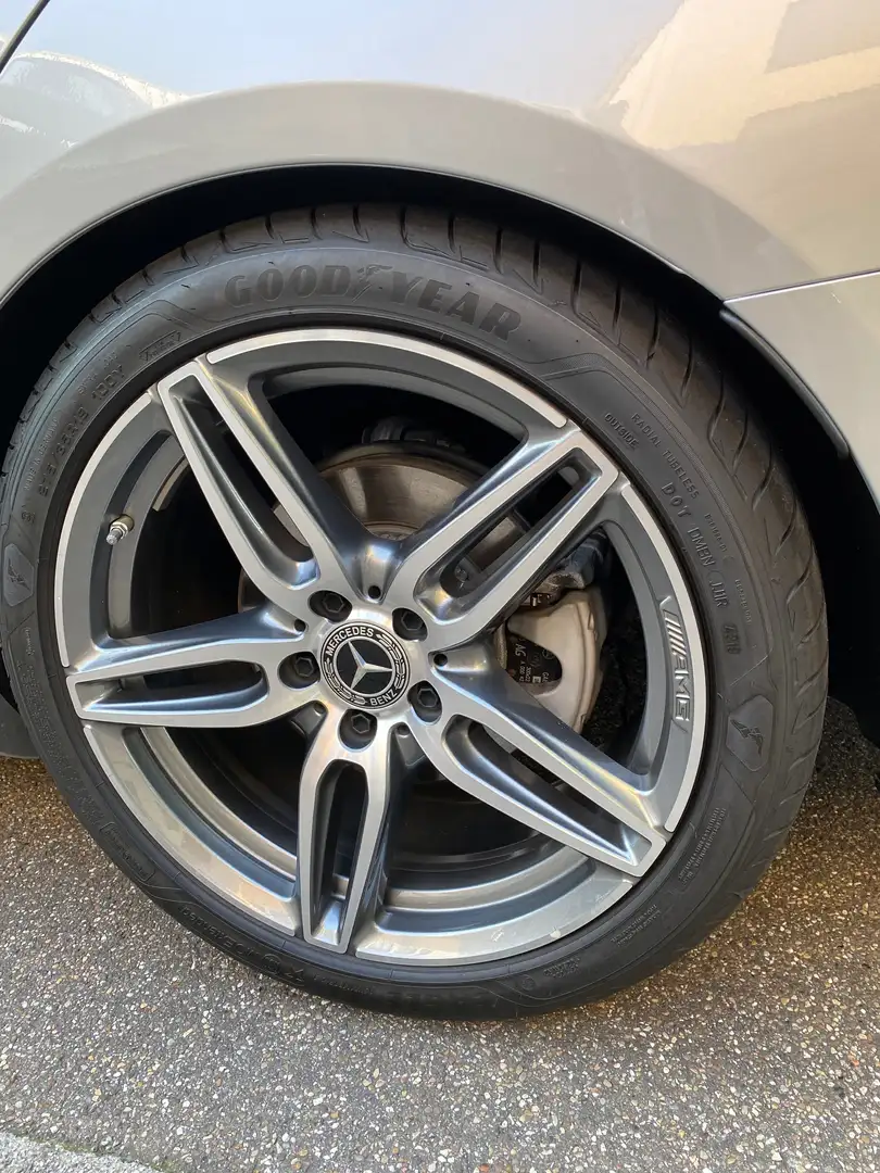 Mercedes-Benz E 300 E-Klasse T-Modell Diesel d T 9G-TRONIC AMG Line Silber - 2