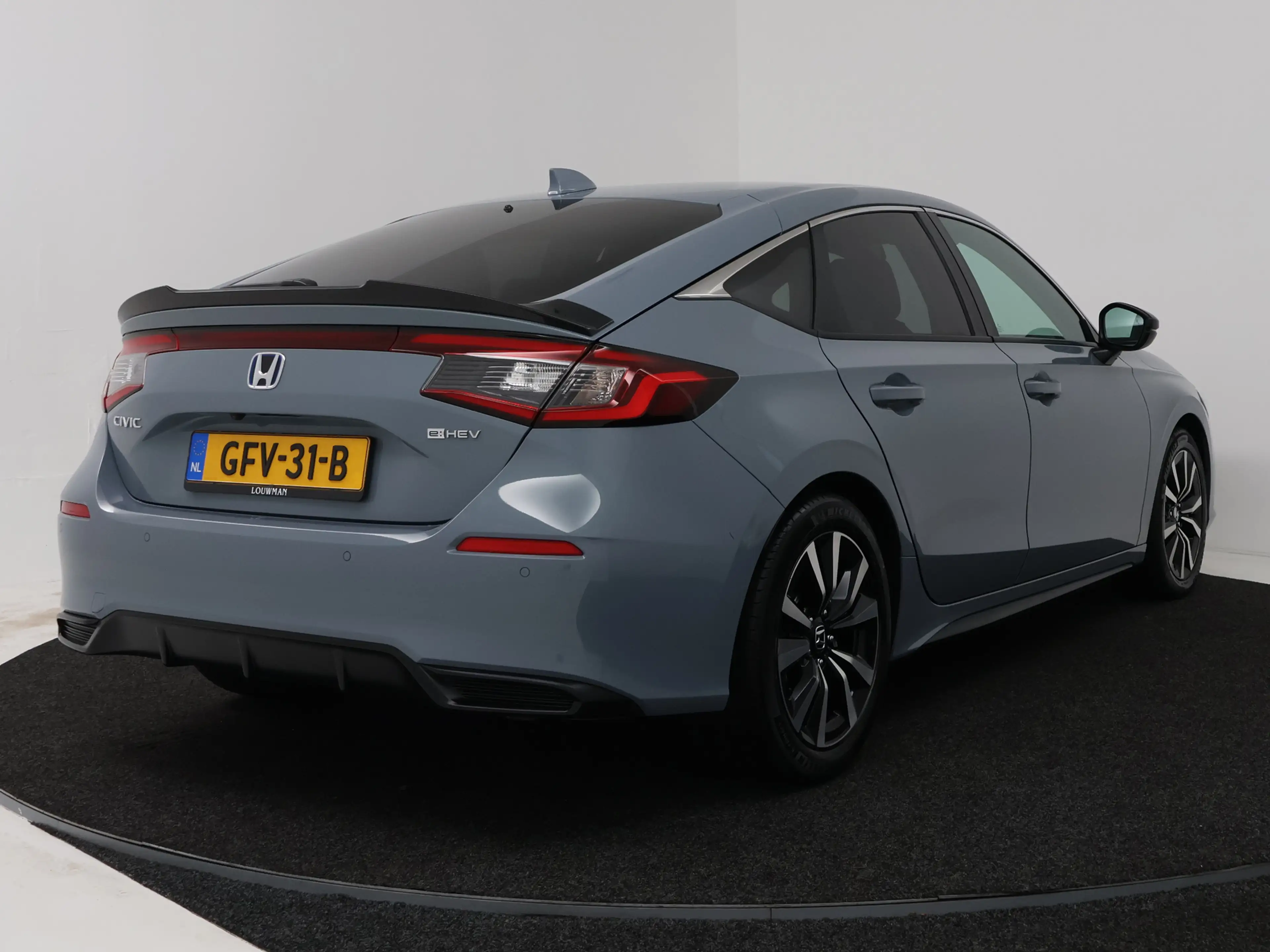 Honda Civic 2.0 e:HEV Elegance — photo 2