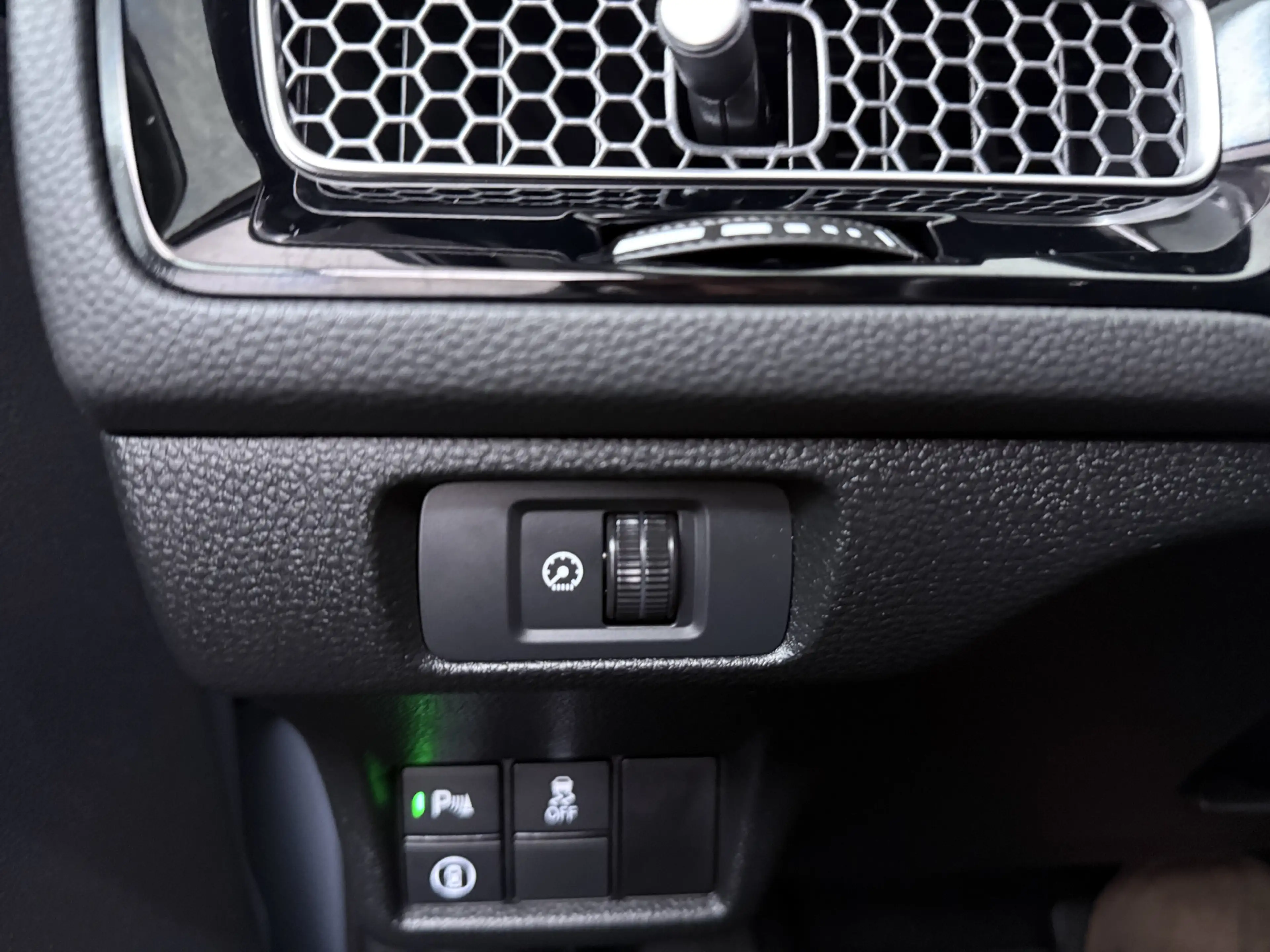 Honda Civic 2.0 e:HEV Elegance — photo 5