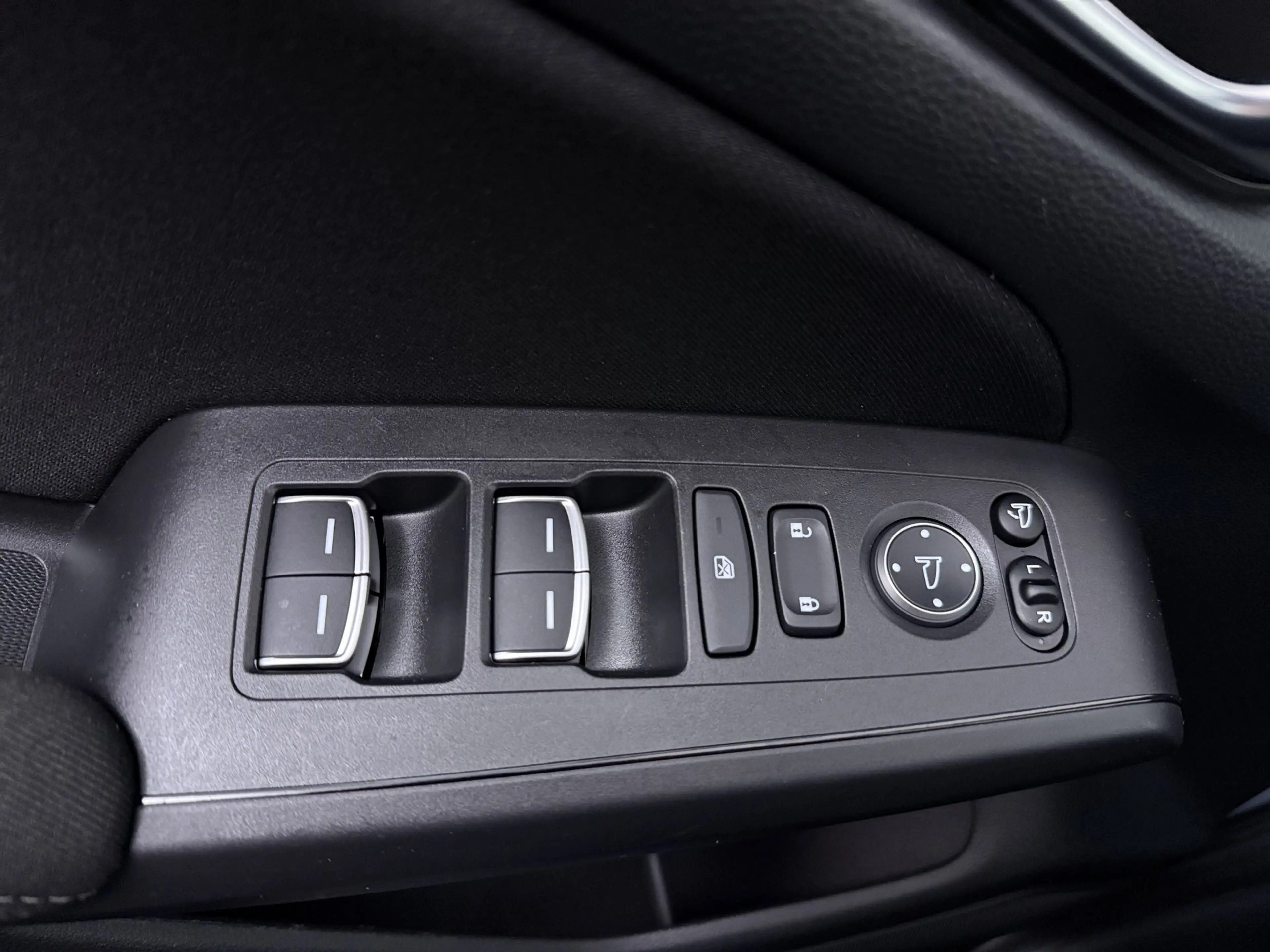 Honda Civic 2.0 e:HEV Elegance — photo 4