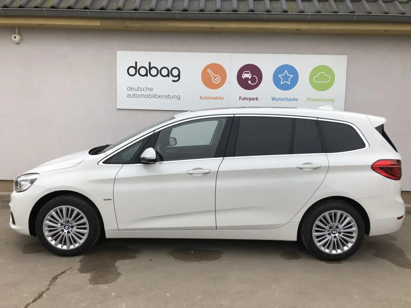 BMW 220 220i Gran Tourer Luxury Line 2ZKlima Shz PDCh LM Weiß - 2