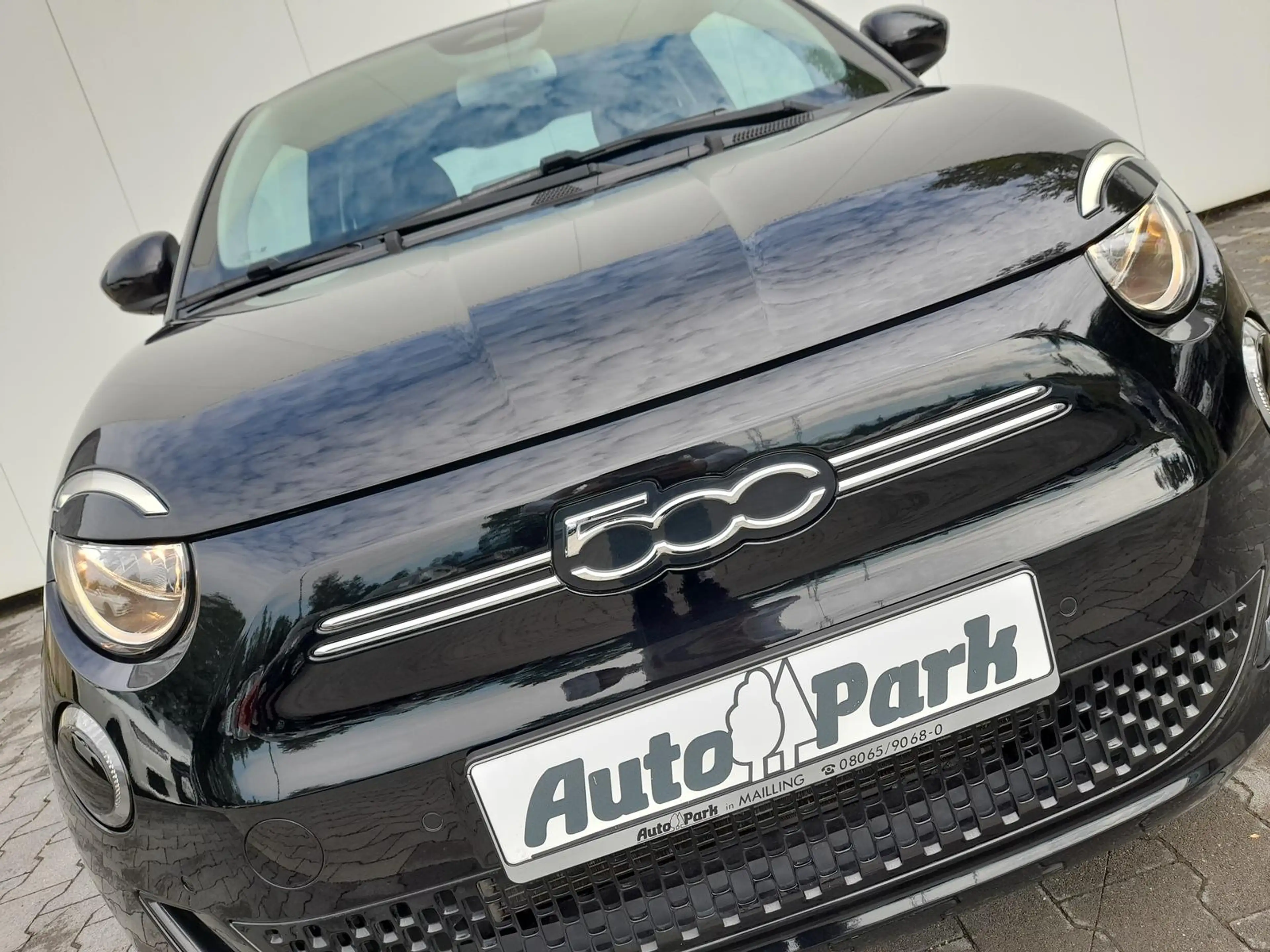 Fiat 500e 500 e NAVI/APP~SHZ~RFK~ALU~DAB~2xPDC~KLIMAAUTO — photo 10