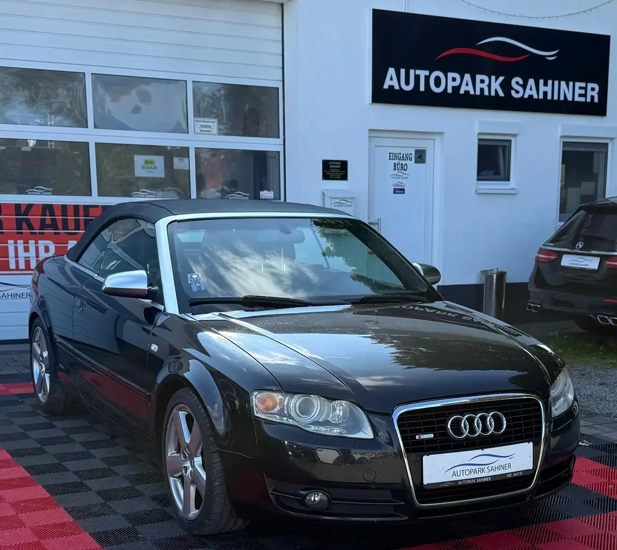 Audi A4 Cabriolet 2.0 TDI S-LINE Schwarz - 2
