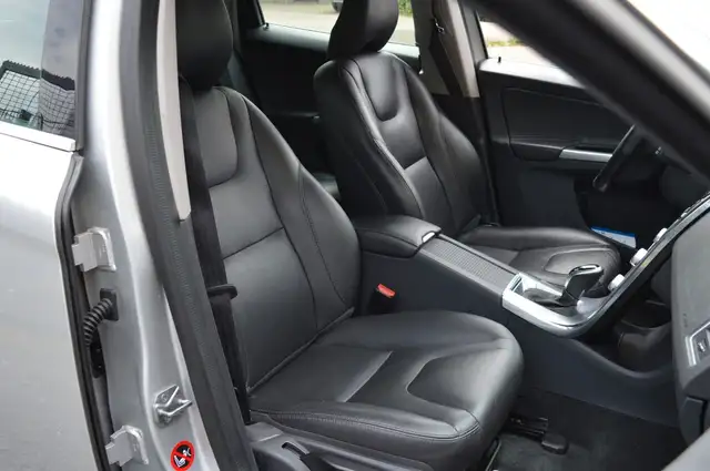 Volvo XC60 view 11
