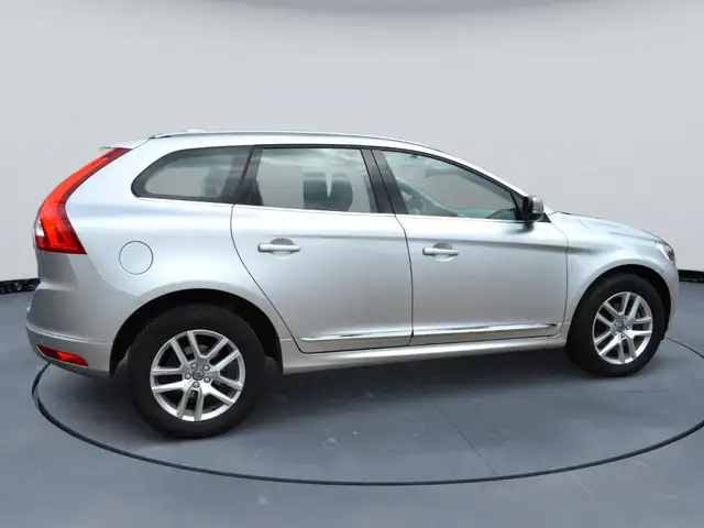 Volvo XC60 view 3