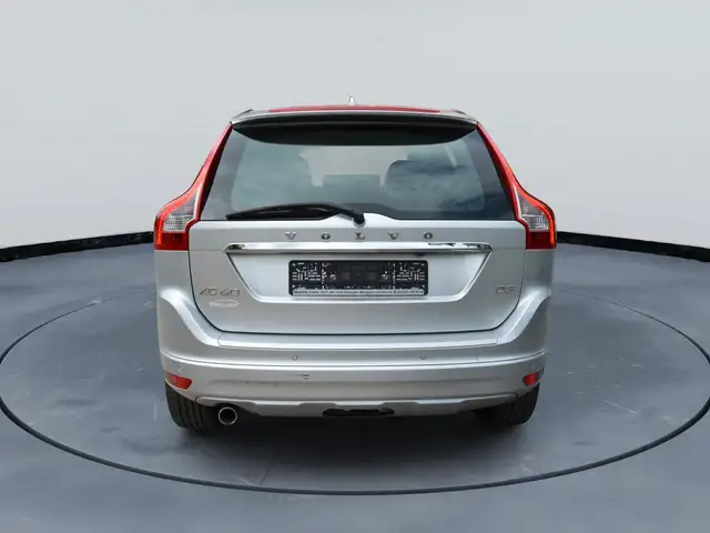 Volvo XC60 view 4