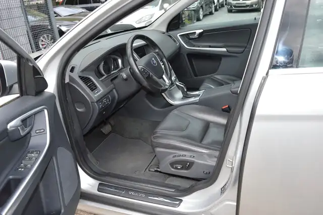 Volvo XC60 view 7