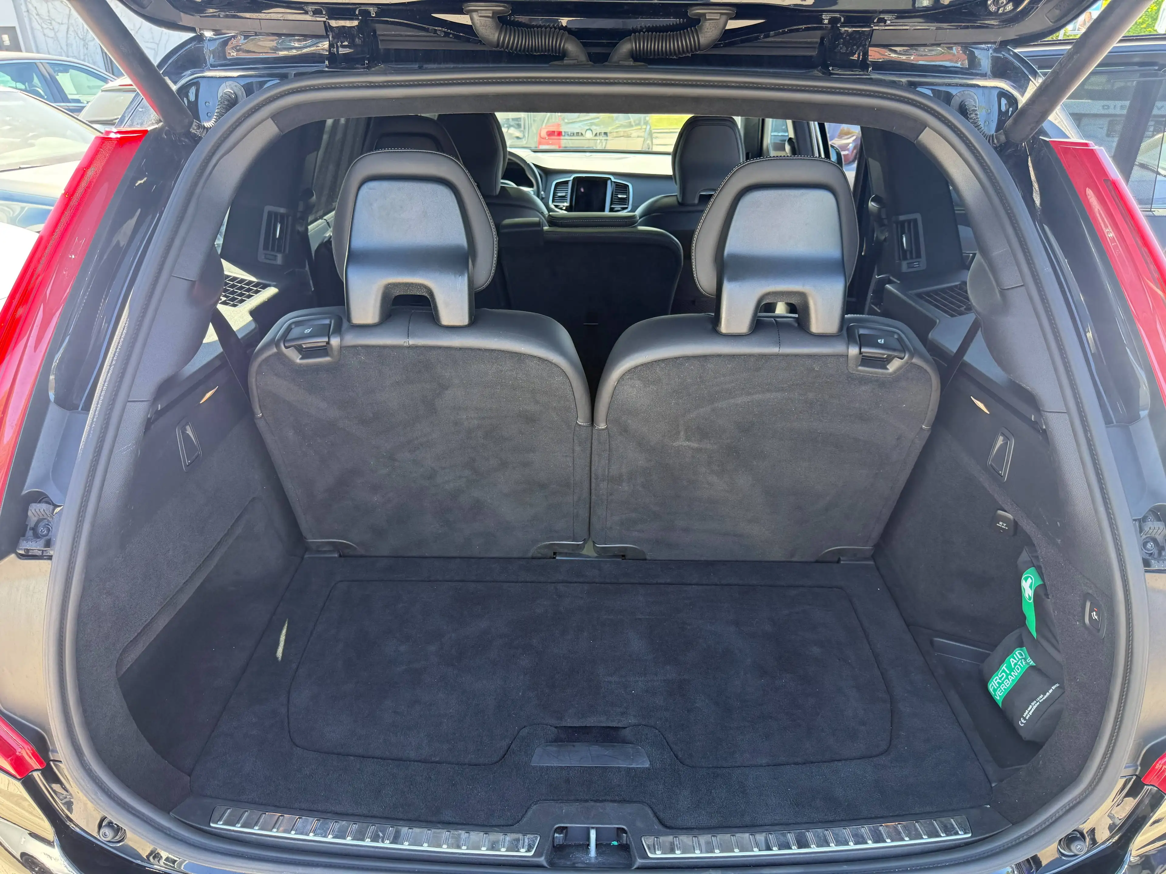 Volvo XC90 T8 Ultra Bright Recharge Plug-In Hybrid AWD 7 Sitz — photo 15