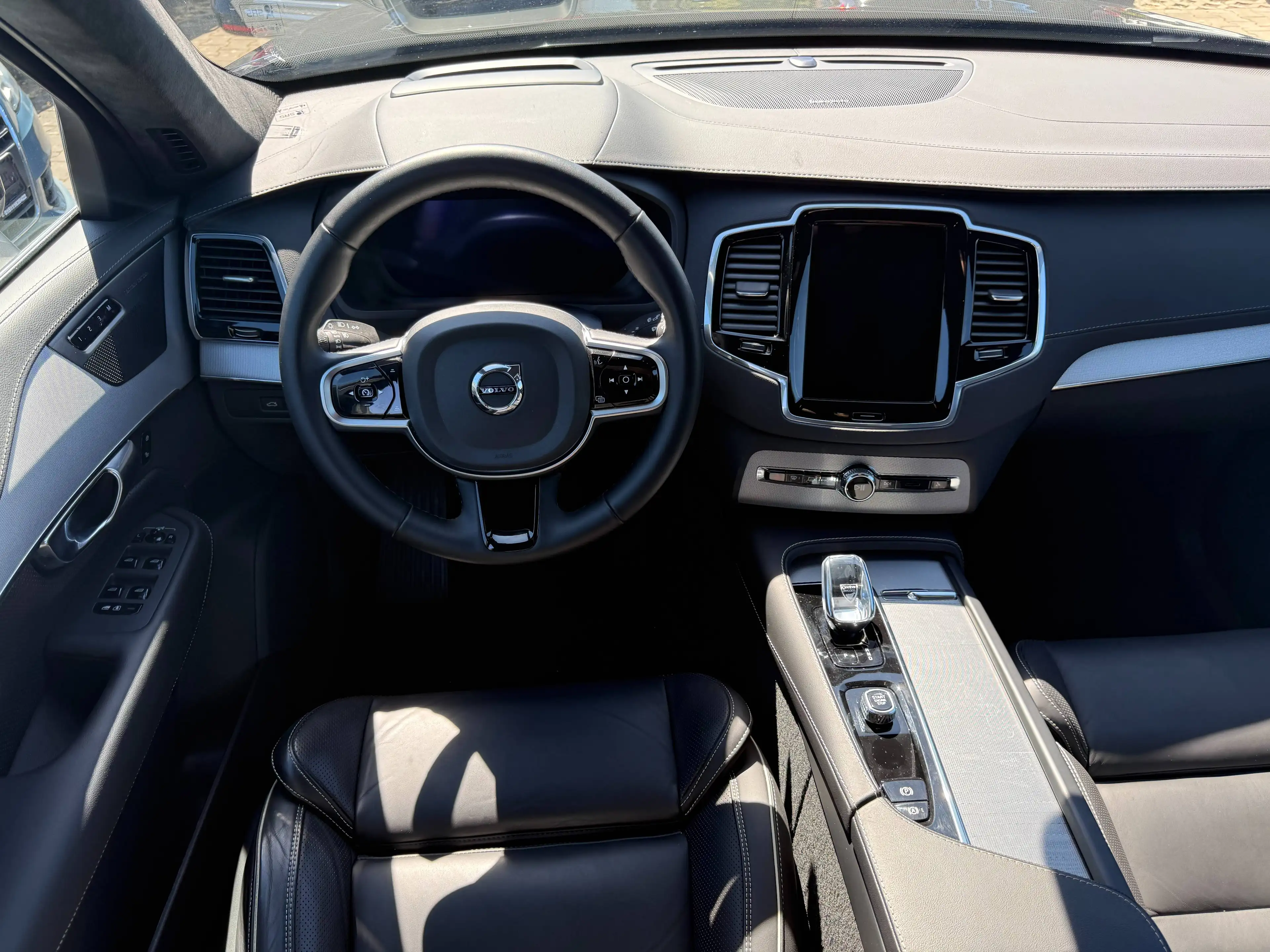 Volvo XC90 T8 Ultra Bright Recharge Plug-In Hybrid AWD 7 Sitz — photo 7