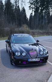 4.2 V8 R