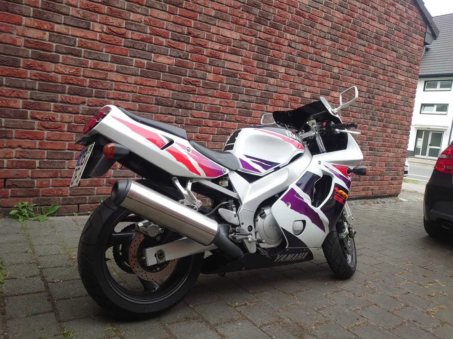 Yamaha FZR 600 Alb - 2