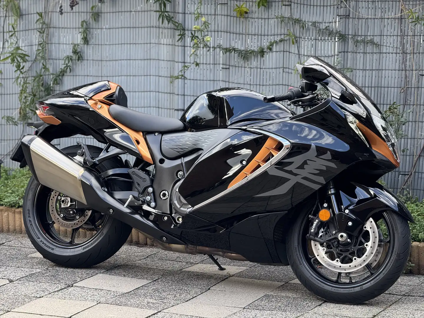 Suzuki Hayabusa GSX1300 R Zwart - 1