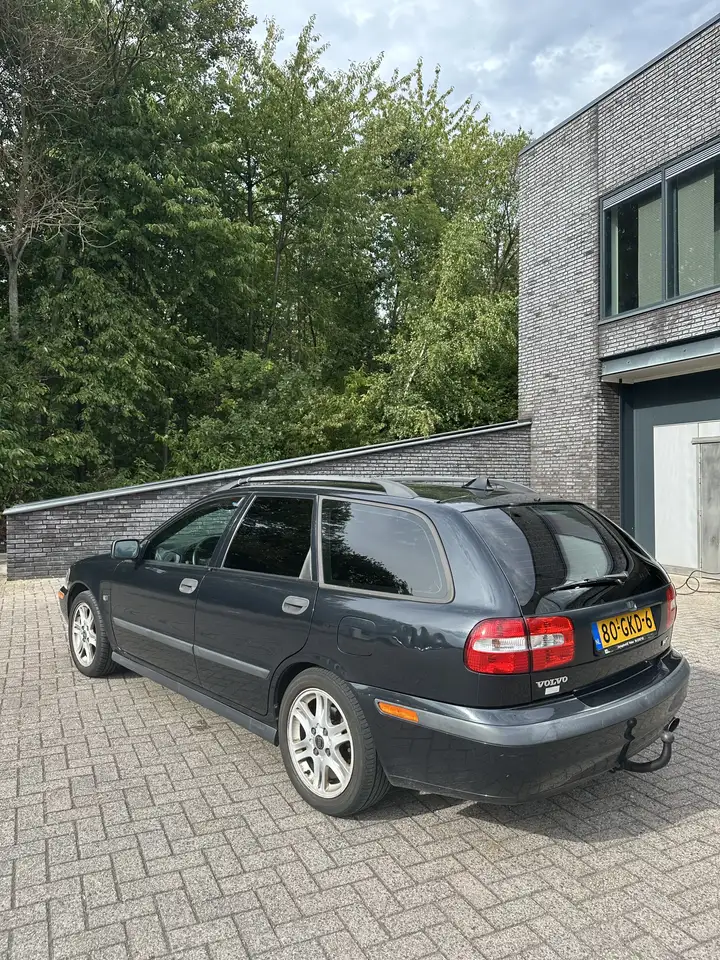 Volvo V40 2.0 T Dynamic, foto 3