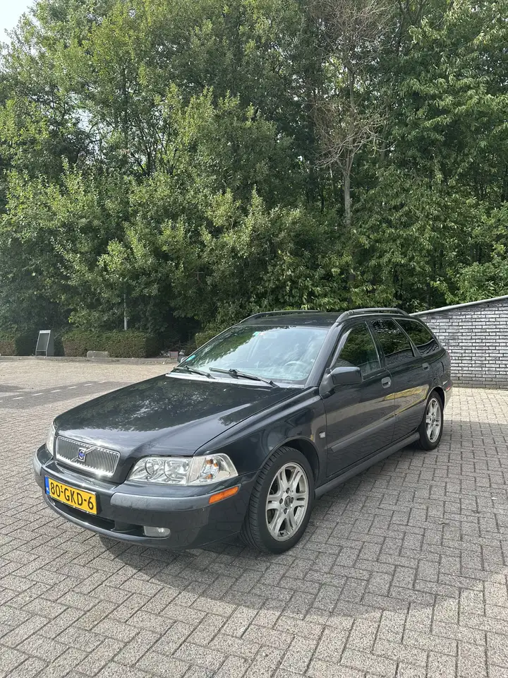 Volvo V40 2.0 T Dynamic, foto 2