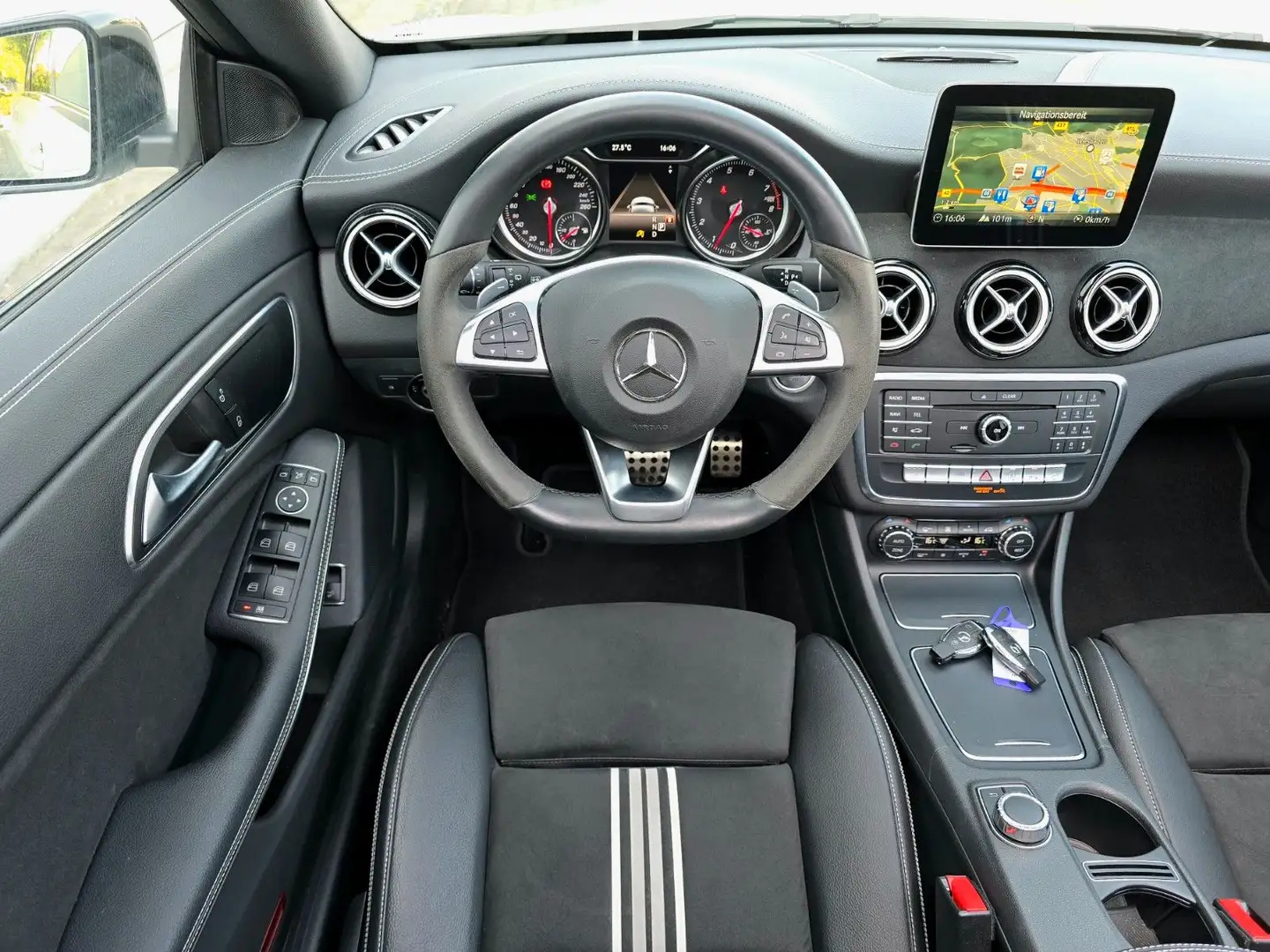 Mercedes-Benz CLA 250 4Matic AMG Line Blanc - 2